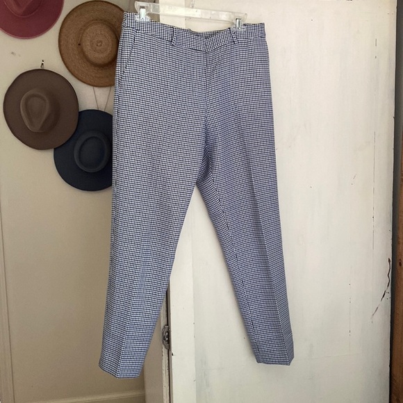 Tahari - Picture 1 of 5